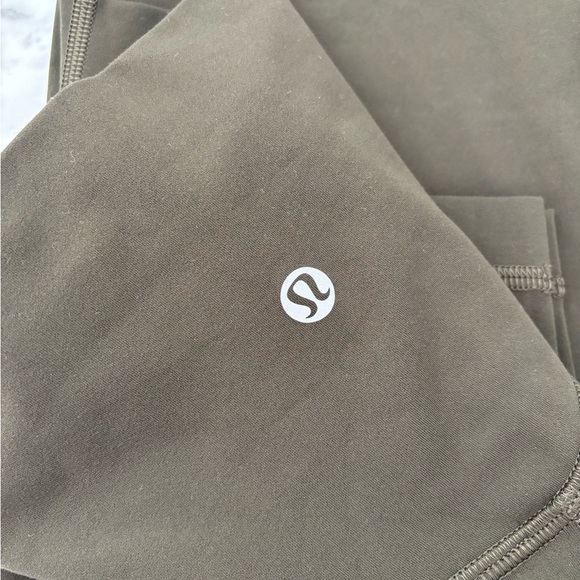 🍋LULULEMON ALIGN™ HIGH-RISE PANT 25" dark olive - Picture 3 of 5